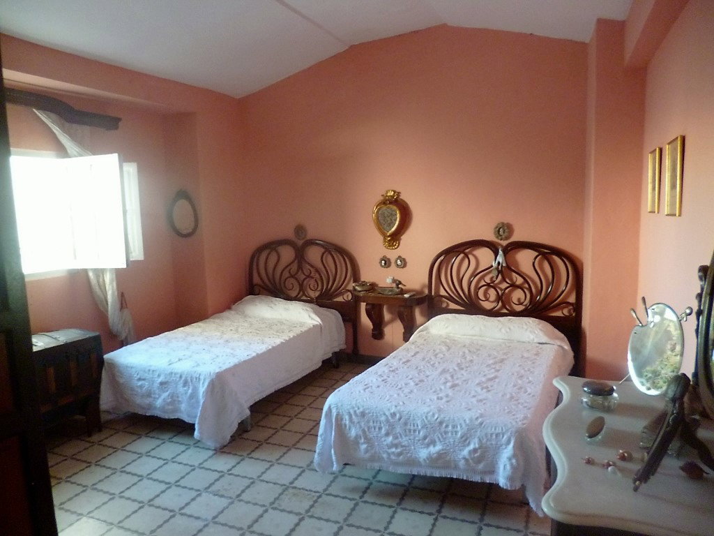 Photo 8 of Property in Olvera