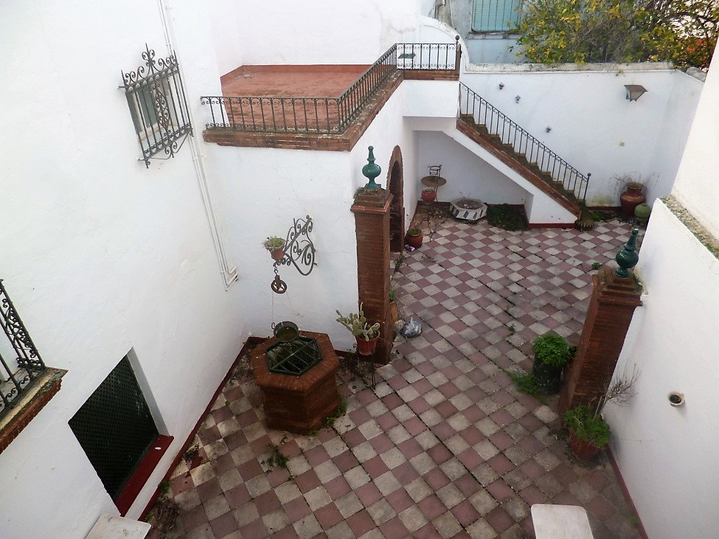 Photo 2 of Property in Olvera