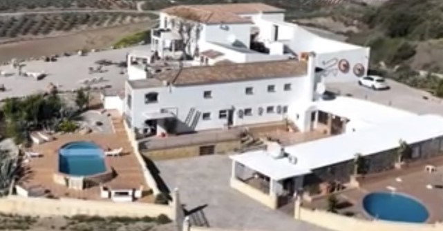 10-bed for sale in Pruna, Provincia de Málaga, Spain