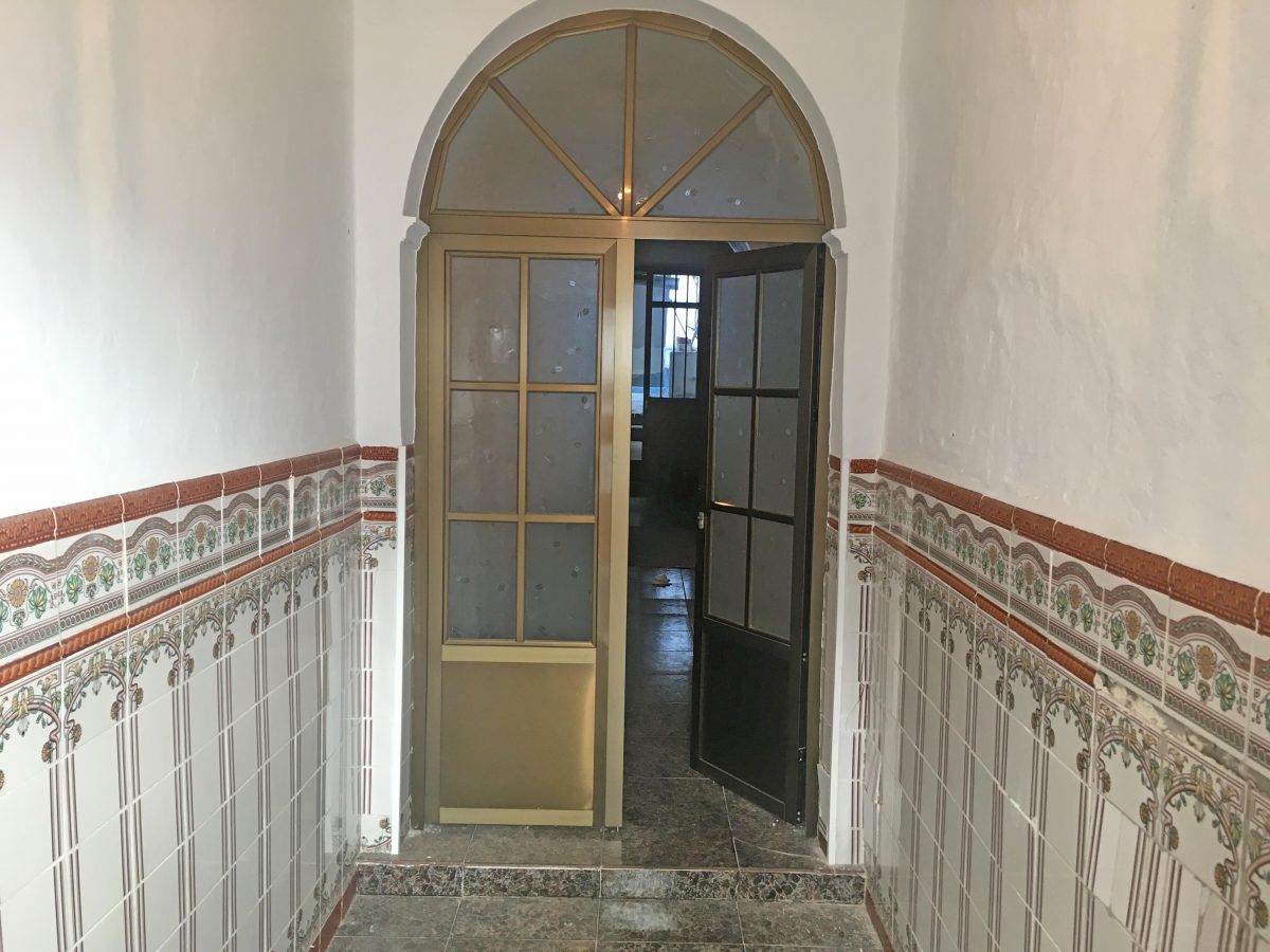 Photo 2 of Property in Olvera
