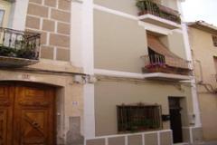 SIX BEDROOMED HISTORIC DESIGNER DECORATED TOWNHOUSE