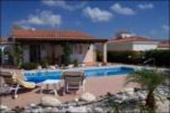 3 bed bungalow with private pool