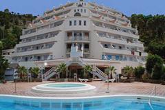 Superb 1 bedroom apartment, fantastic sea views