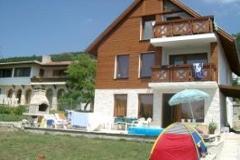 Three storey new house fully furnished, suitable for splitting in 3 separate fla...