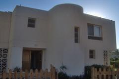 4 Bed Villa overlooking sea 