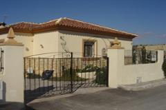 RESALE VILLA, furnished and ready to move into!!
