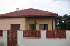 3 bed house, near the beache